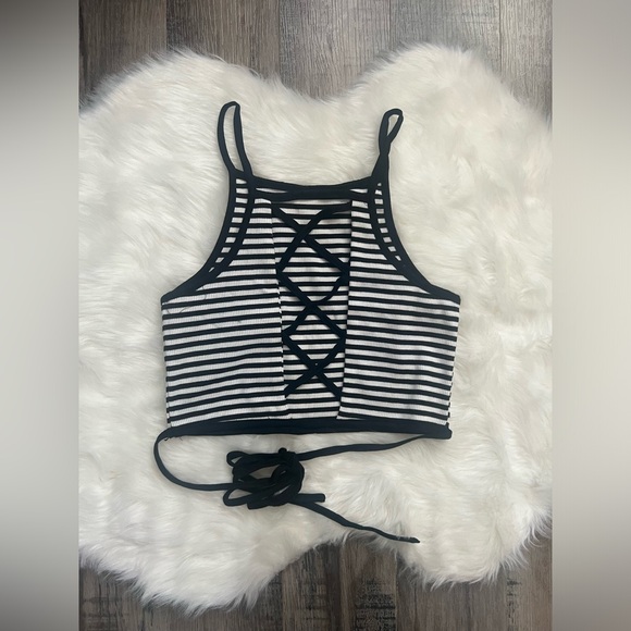 Forever 21 Crop Top - Picture 2 of 4